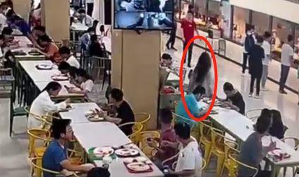 爆料食堂女子视频,揭秘校园食堂惊人内幕  第1张